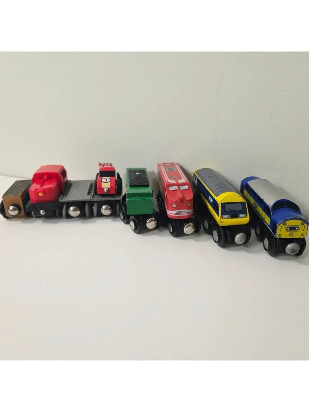 9 Mix Maison Joseph Battat Hape Magnetic Wooden Plastic Train Cars